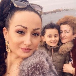 Meet your Posher, Gleda